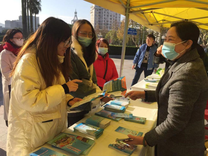 台州黄岩在宪法日开展反邪教宣传活动587.png 台州黄岩在宪法日开展反邪教宣传活动587.png