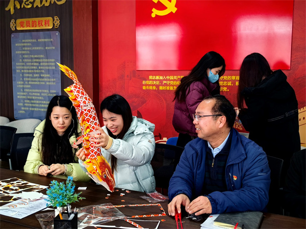 图片1中原油田600.jpg 图片1中原油田600.jpg