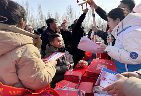 图片2内蒙古鄂尔多斯：寓教于乐闹600.jpg
