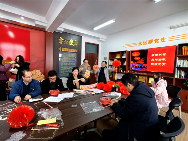 图片4中原油田600.jpg 图片4中原油田600.jpg