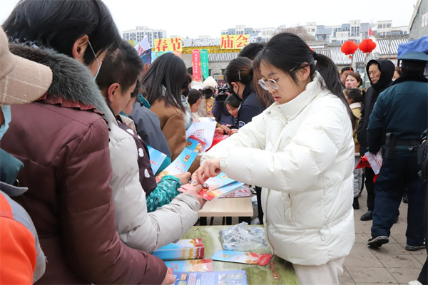 图片4安徽省淮北市：龙腾华夏闹元宵，喜猜灯谜助反邪.jpg