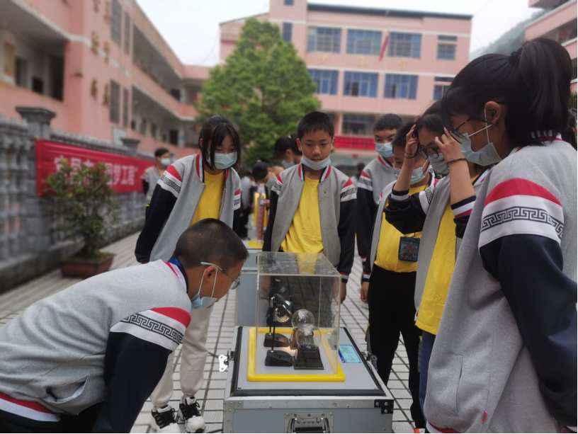 宜昌市科协开展反邪教宣传进校园活动572.png 宜昌市科协开展反邪教宣传进校园活动572.png