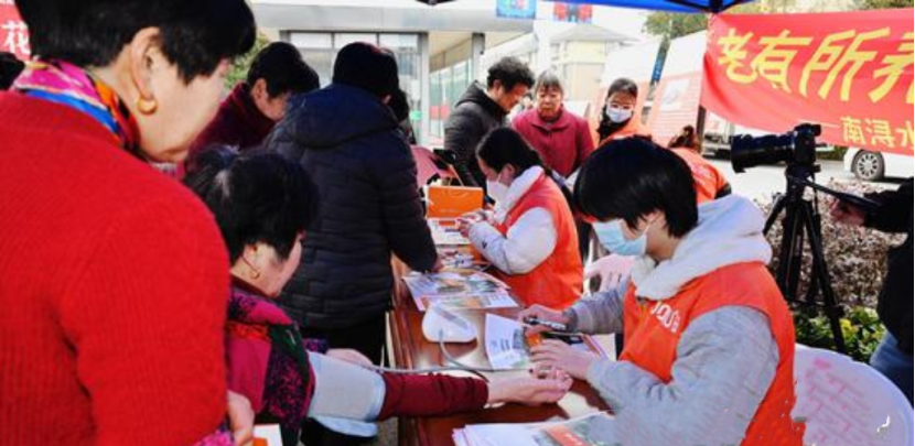 家门口的“迎福祛邪+新春集市”：这波年味拿捏了！365.png