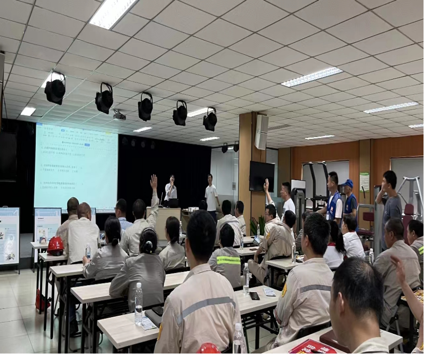 崇尚科学反对邪教---浙江省金华开发区罗埠镇平安办走进金华宁能热电公司宣传反邪教430.png