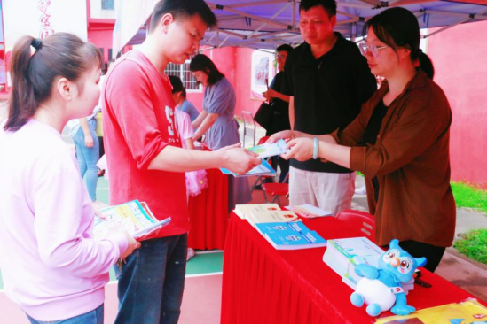 广州花都：“4·15”来了，听听他们说反邪595.png