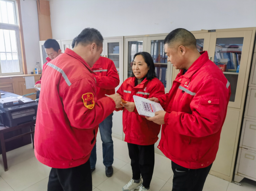 庆元宵，猜灯谜，扬正气，反邪教——中原油田濮东采油厂开展元宵节反邪教宣传活动389.png