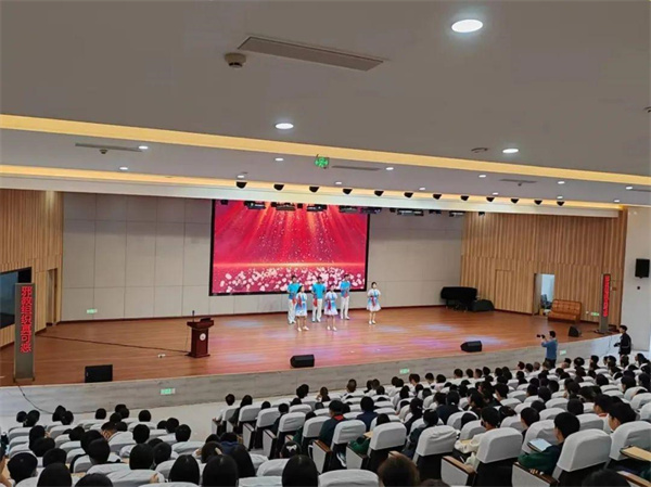 开展文艺汇演.jpg 开展文艺汇演.jpg
