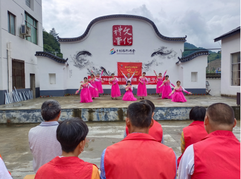 文艺反邪——开化县红乐艺术志愿服务队送戏下乡精彩纷呈250.png