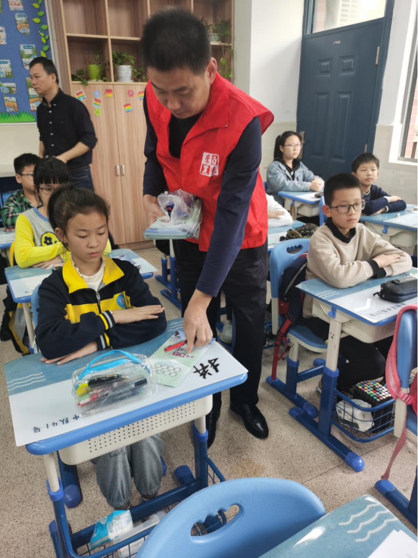 杭州临平区反邪教协会开展反邪教宣传进校园活动558.png 杭州临平区反邪教协会开展反邪教宣传进校园活动558.png