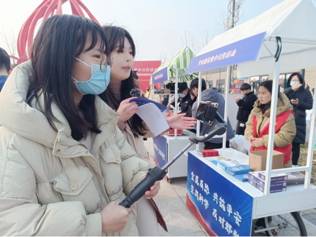 浙江嘉兴南湖：直播反邪课堂“特”不一样别样“警”彩371.png