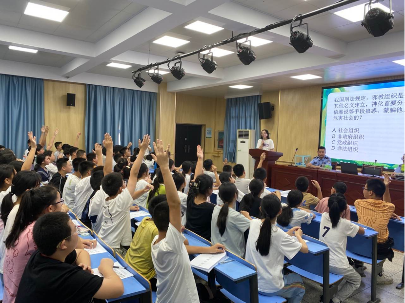 浙江嘉兴海盐：海盐，让反邪宣传跑起来1308.png