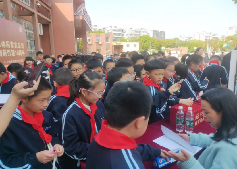 浙江宁波北仑：国家安全宣传日携手反邪宣传齐步1154.png