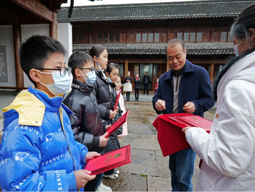 浙江省浦江县反邪教宣传融入首届农商杯新浦人子女书画颁奖并展览活动1728.png