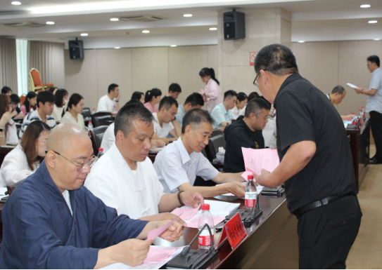 浙江省温州市龙湾区反邪教协会第二届会员大会顺利召开248.png 浙江省温州市龙湾区反邪教协会第二届会员大会顺利召开248.png