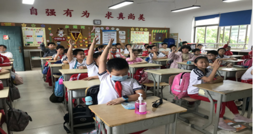 浙江省金华市婺城区开展新学期反邪教宣传系列活动2013.png