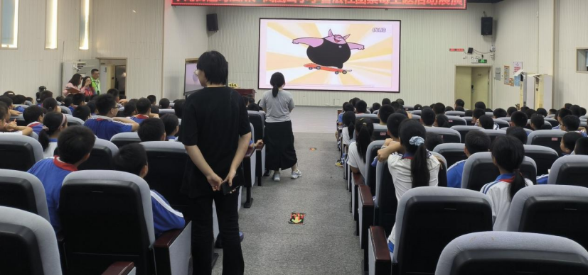 深圳龙岗：打造“反邪+普法”趣味课堂1025519.png