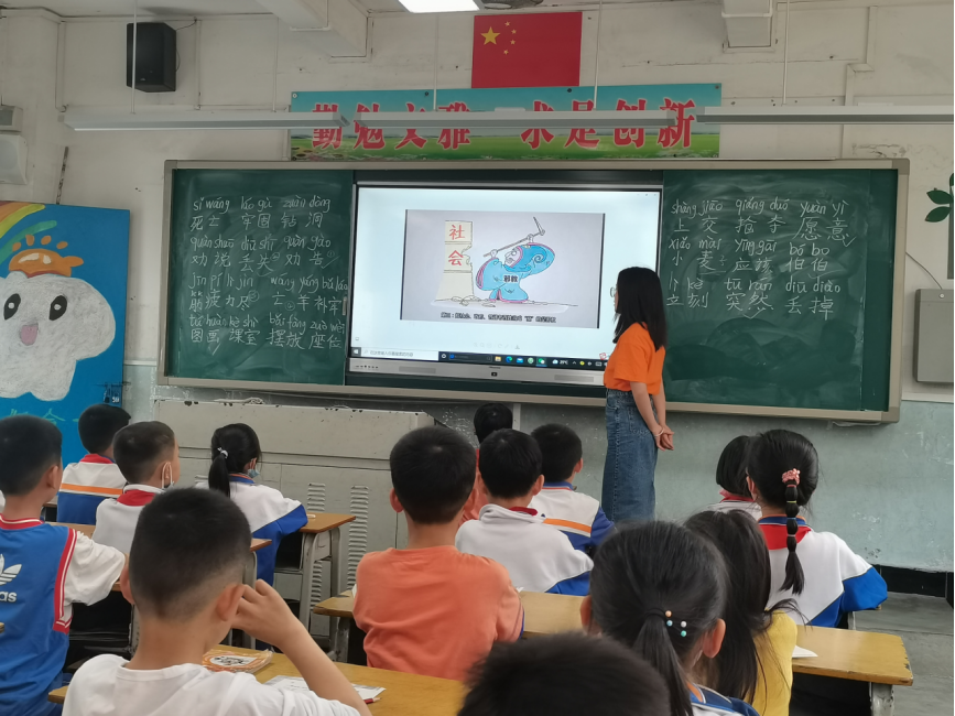 清远在全市中小学开展反邪教宣传活动1038.png