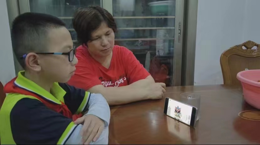 清远在全市中小学开展反邪教宣传活动350.png