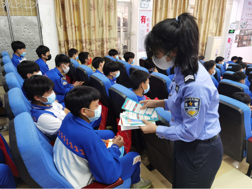 清远在全市中小学开展反邪教宣传活动970.png