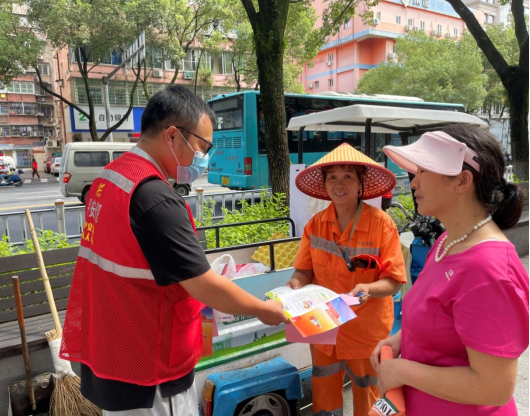 温州-“百年华诞心向党，远离邪教享安康”反邪教育入基层活动859.png