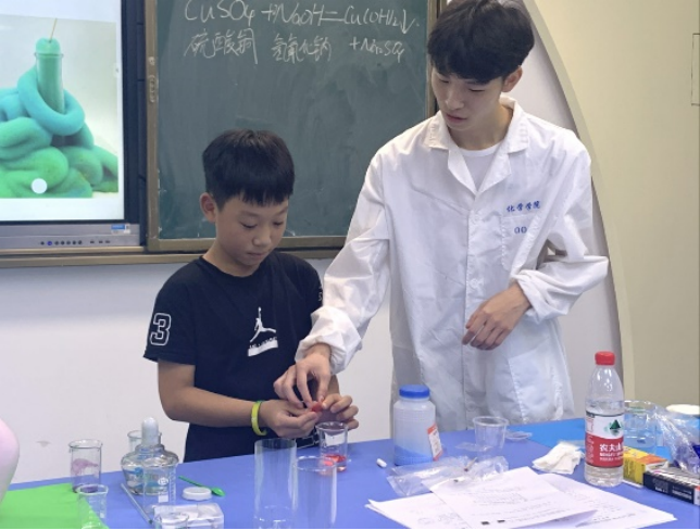 温州大学2022科普反邪教社会实践队：青春献礼二十大，反邪教育正当时465.png