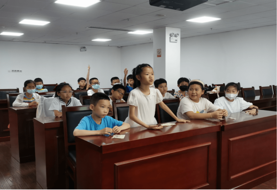 温州市龙湾区永中街道开展莫让邪教辣手摧“花”反邪教讲座警示宣传活动627.png