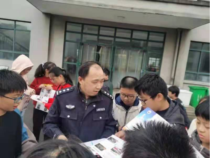 绍兴上虞区道墟街道消除演练进校园反邪禁毒齐宣传391.png