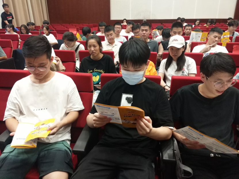 绍兴市上虞区反邪教宣传走进大学校园0930289.png 绍兴市上虞区反邪教宣传走进大学校园0930289.png