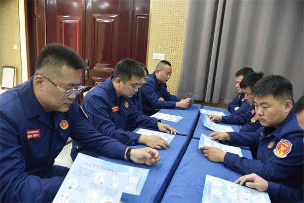 讨论交流3.jpg 讨论交流3.jpg