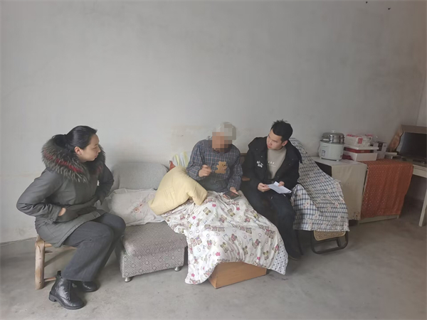 走访老人上户宣传5anhui600.jpg 走访老人上户宣传5anhui600.jpg